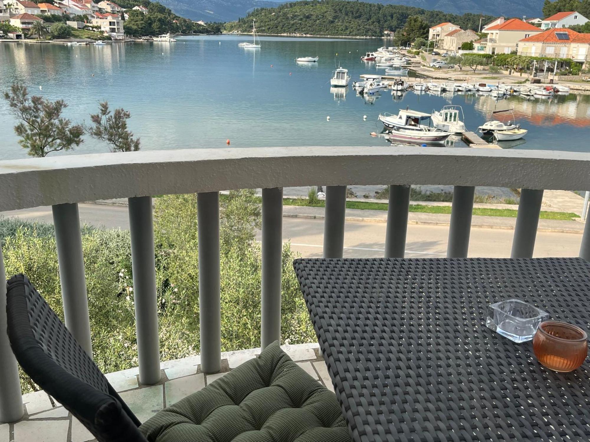 Apartments Ana By The Sea Lumbarda Exterior foto